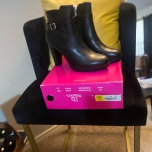 Elegant Black Heeled Boots